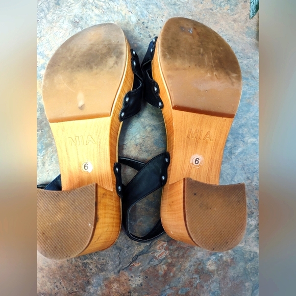 MIA black faux leather upper Susan wooden chunky heel Sandals, 6 - Picture 4 of 4